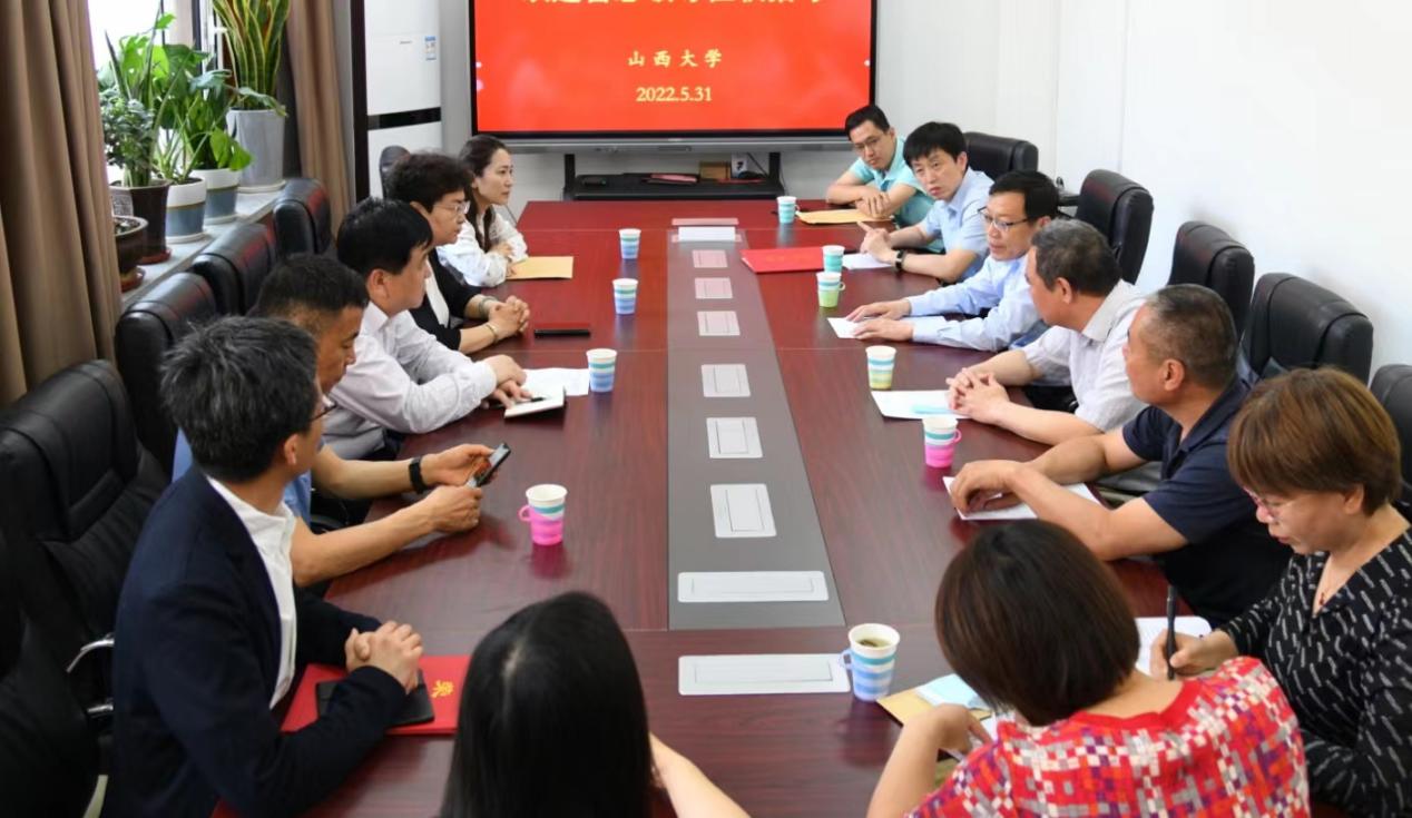 省总工会领导深入我校开展“六一儿童节慰问”和“送奖调研下基层”活动
